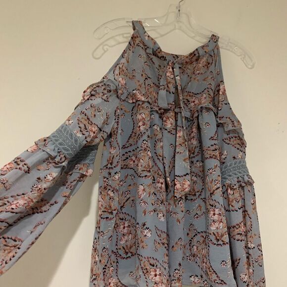 Miss Me Floral Blue Blouse long Sleeves new no tag - Picture 8 of 11